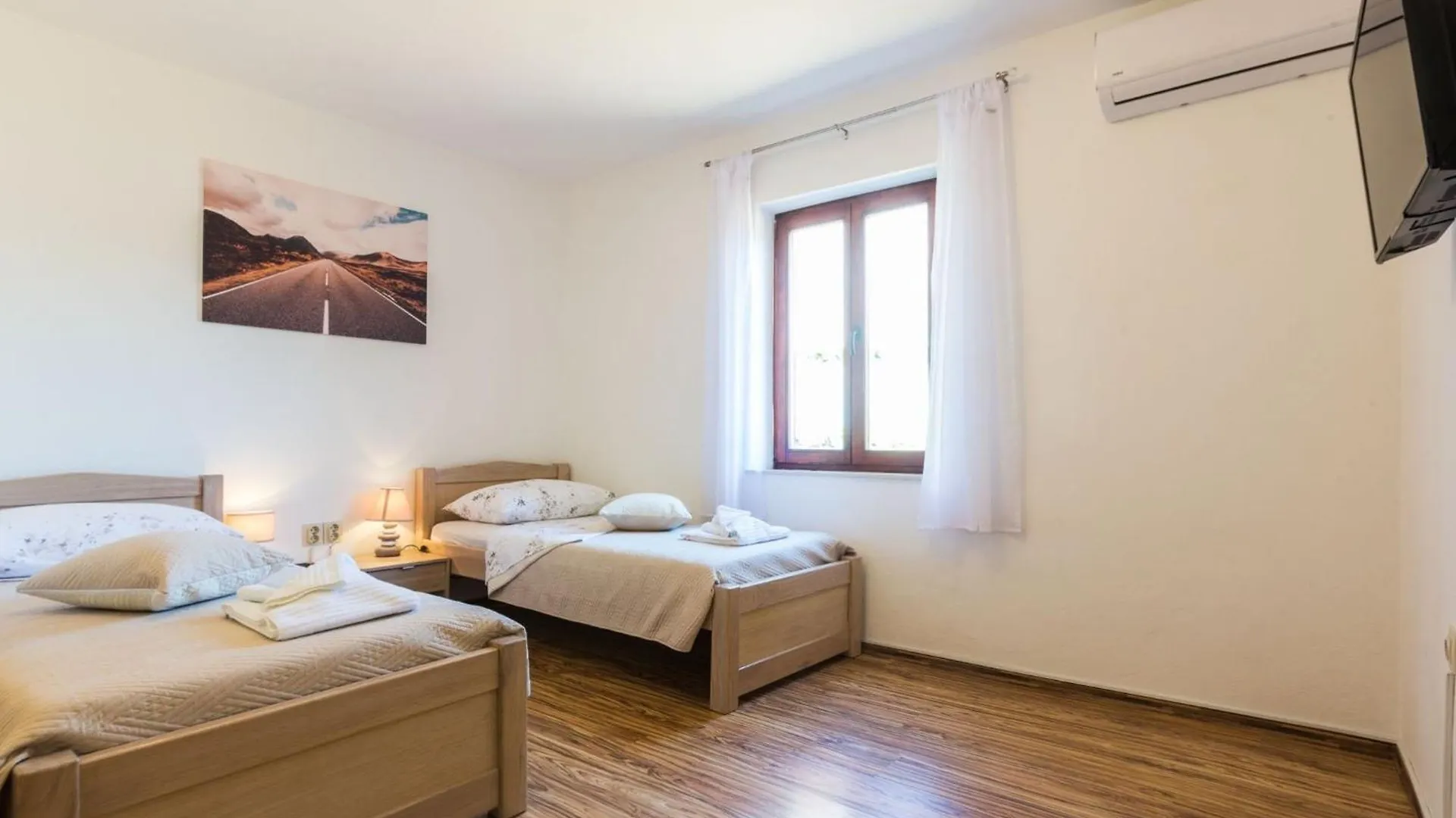 Charming And Comfortable Rooms Zadar City 0*,
